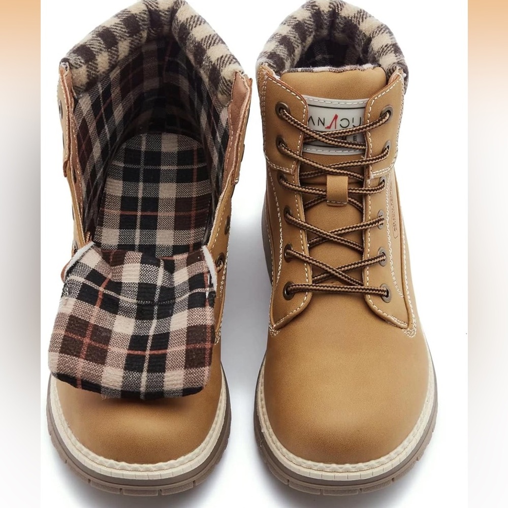 NWOT Faux Tim’s Plaid Lined women’s above ankle Boots tan camel color